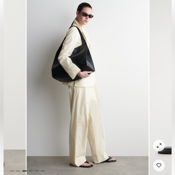 COS Black Leather Flip Flops 38 8 New - Picture 1 of 8